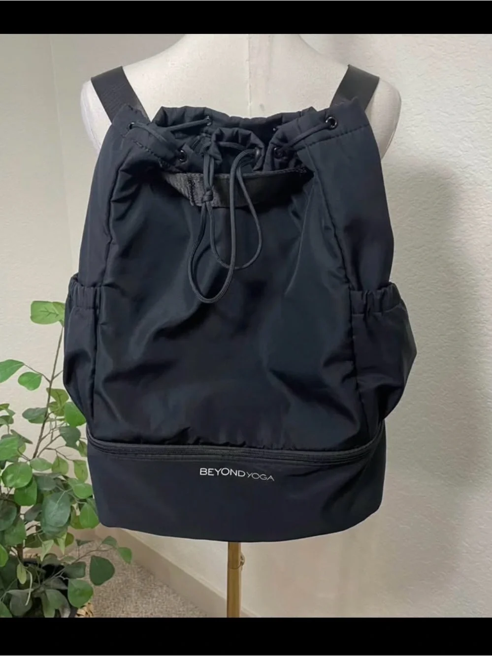 Beyond Yoga Drawstring Convertible Backpack Tote Gym Travel Bag